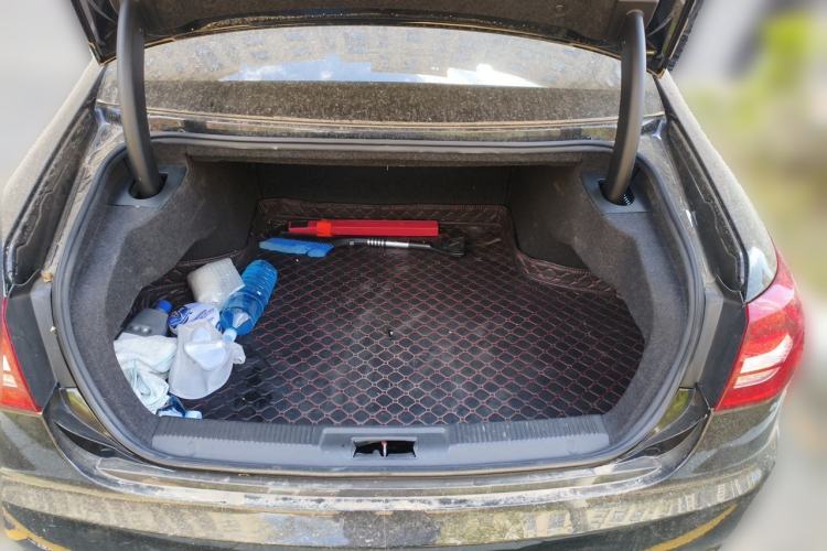 Used Hongqi H7 2018 2.0T Elite Edition Trunk