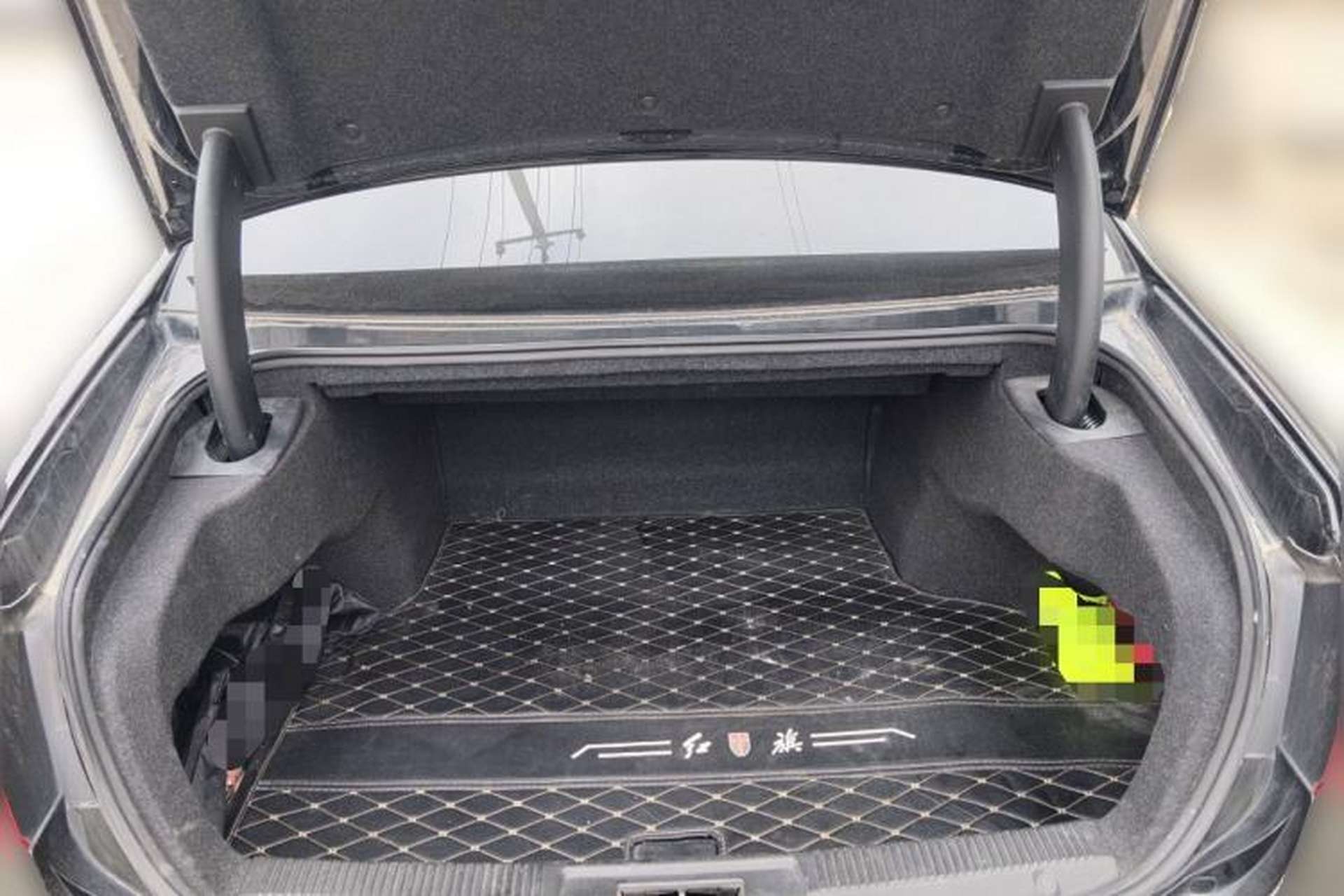 Used Hongqi H7 2018 2.0T Elite Edition Trunk