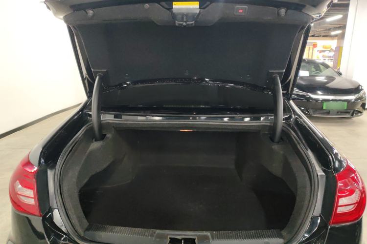 Used Hongqi H7 2018 2.0T Elite Edition Trunk