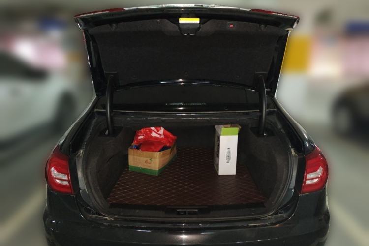 Used Hongqi H7  Trunk