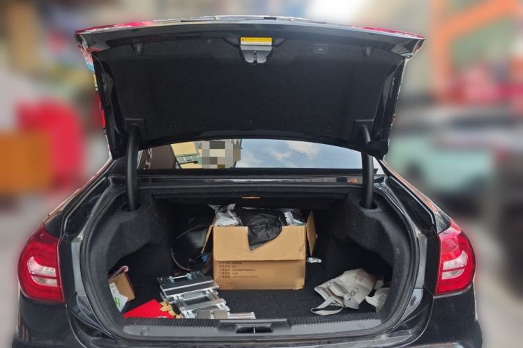 Used Hongqi H7 2018 2.0T Elite Edition Trunk