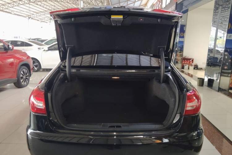Used Hongqi H7 2018 2.0T Elite Edition Trunk