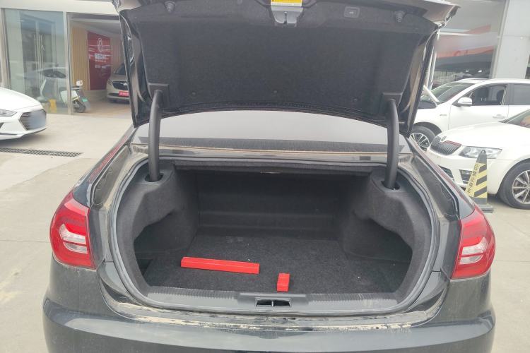 Used Hongqi H7 2018 2.0T Flagship Edition Trunk