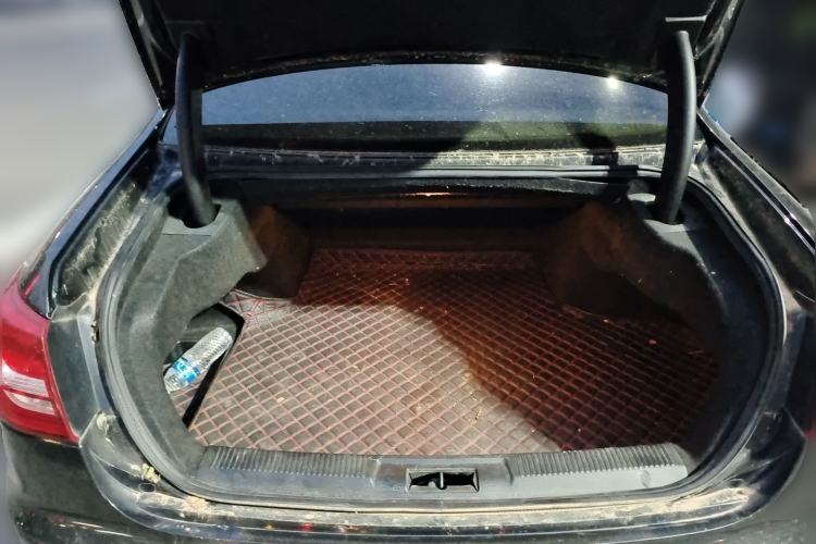 Used Hongqi H7 2018 2.0T Elite Edition Trunk