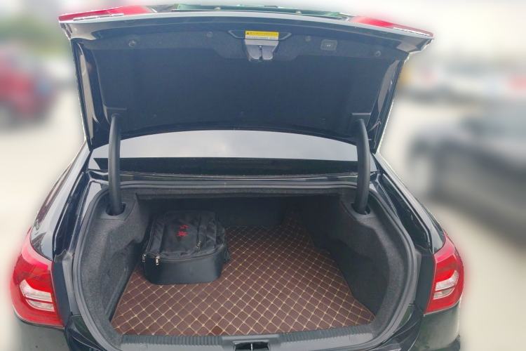 Used Hongqi H7  Trunk