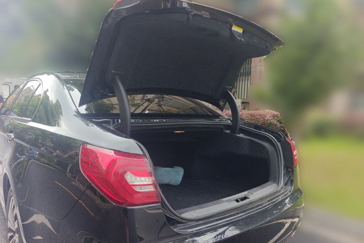 Used Hongqi H7 2018 2.0T Elite Edition Trunk