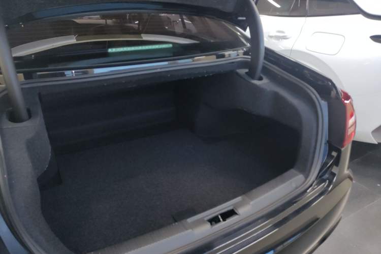 Used Hongqi H7 2018 1.8T Comfort Edition Trunk
