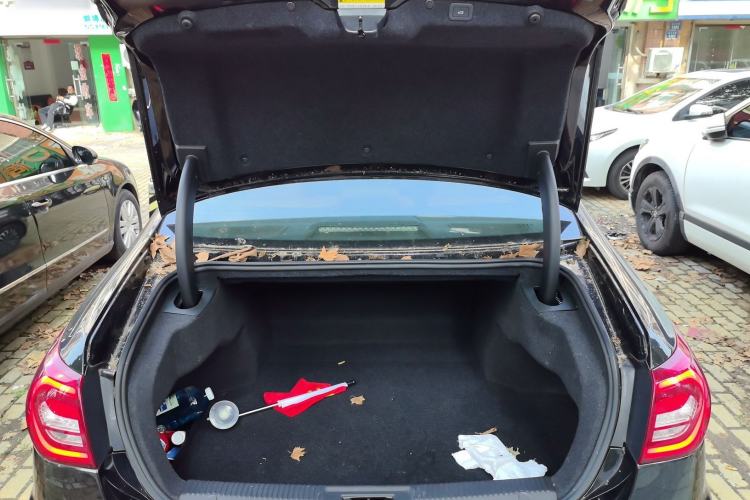 Used Hongqi H7 2018 1.8T Comfort Edition Trunk