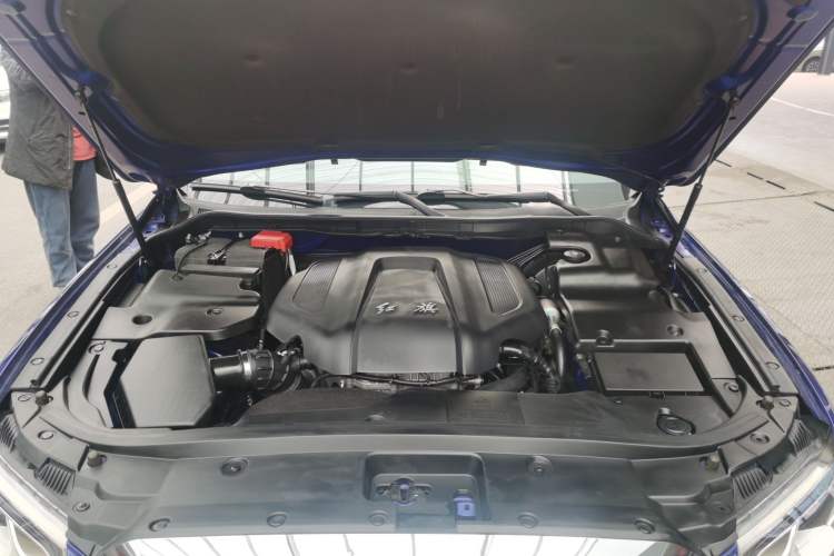 Used Hongqi H7 2018 2.0T Flagship Edition Engine Bay