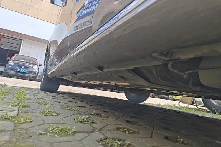 Used Hongqi H7 2018 2.0T Flagship Edition Left Side Sill