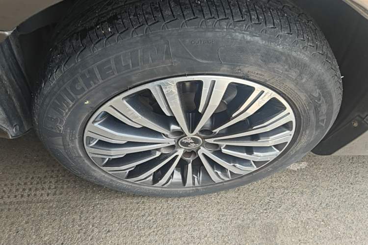 Used Hongqi H7 2018 2.0T Flagship Edition Right Rear Wheel Hub