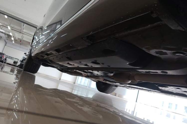 Used Hongqi H7 2018 2.0T Flagship Edition Chassis Front Right