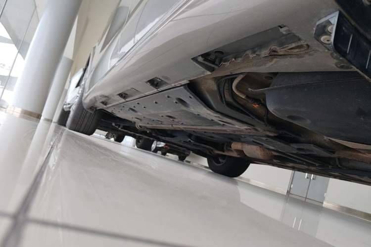 Used Hongqi H7 2018 2.0T Flagship Edition Chassis Rear Left