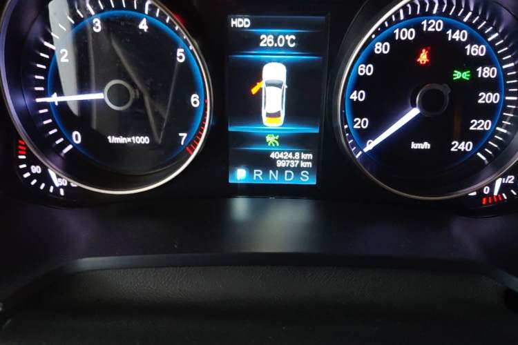 Used Hongqi H7 2018 2.0T Flagship Edition Odometer Close Up