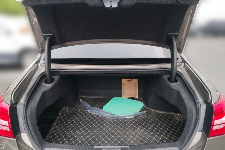 Used Hongqi H7 2018 2.0T Flagship Edition Trunk