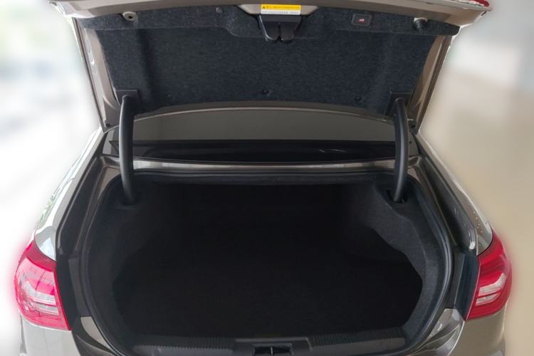 Used Hongqi H7 2018 2.0T Flagship Edition Trunk