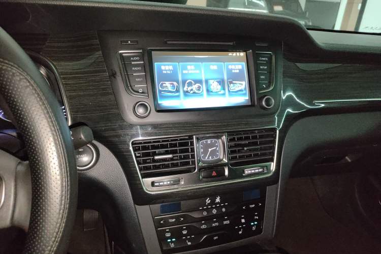 Used Hongqi H7 2019 3.0L Prestige Edition Audio And AC Panel
