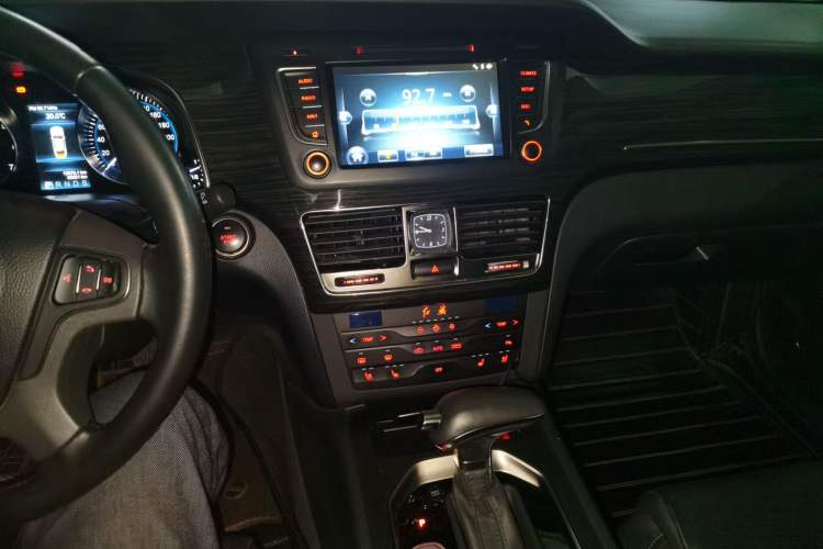 Used Hongqi H7 2019 1.8T Comfort Edition Audio And AC Panel