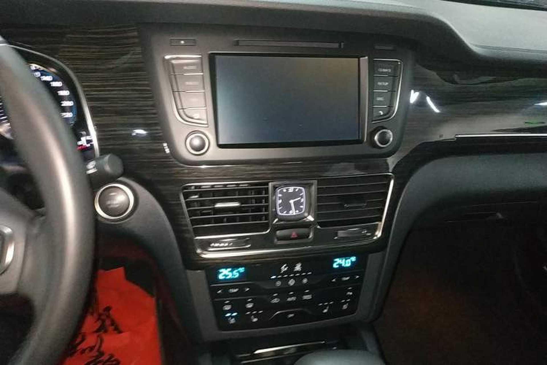 Used Hongqi H7 2019 2.0T Elite Edition Audio And AC Panel
