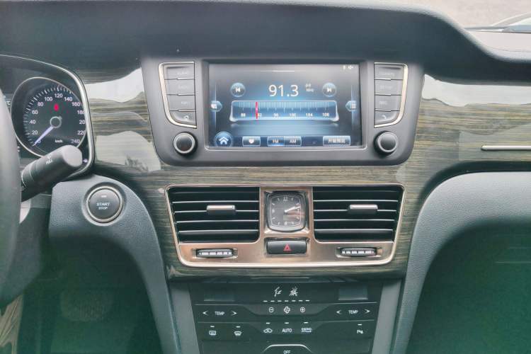 Used Hongqi H7 2019 1.8T Comfort Edition Audio And AC Panel