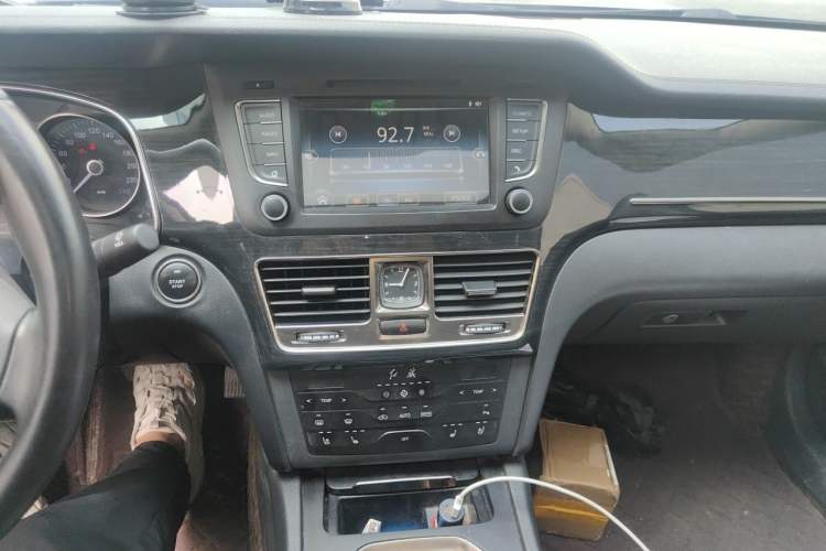 Used Hongqi H7  Audio And AC Panel