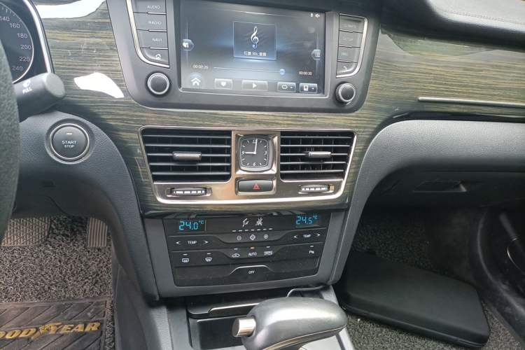 Used Hongqi H7 2019 1.8T Comfort Edition Audio And AC Panel
