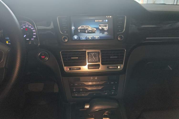 Used Hongqi H7 2019 1.8T Comfort Edition Audio And AC Panel