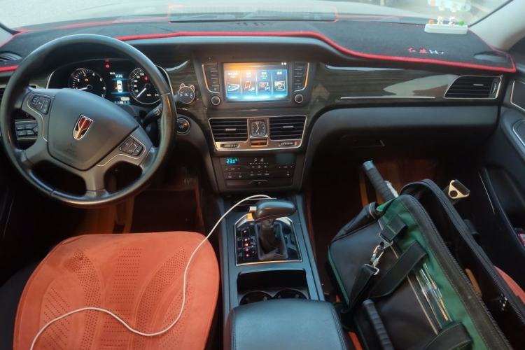 Used Hongqi H7 2019 1.8T Comfort Edition Center Console