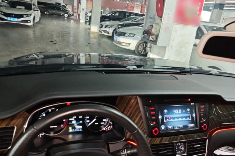 Used Hongqi H7 2019 1.8T Comfort Edition Center Console