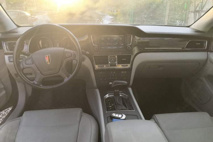Used Hongqi H7 2019 2.0T Flagship Edition Center Console