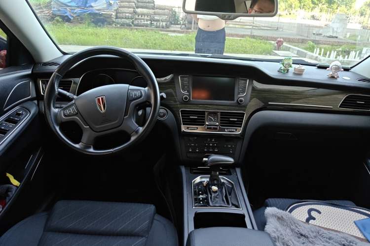 Used Hongqi H7 2019 1.8T Comfort Edition Center Console