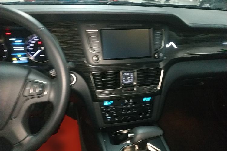 Used Hongqi H7 2019 2.0T Elite Edition Center Console