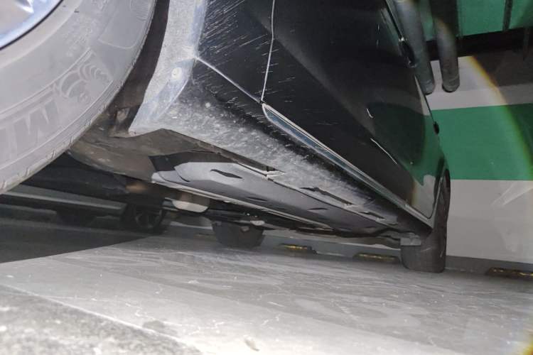 Used Hongqi H7 2019 2.0T Elite Edition Chassis Front Left