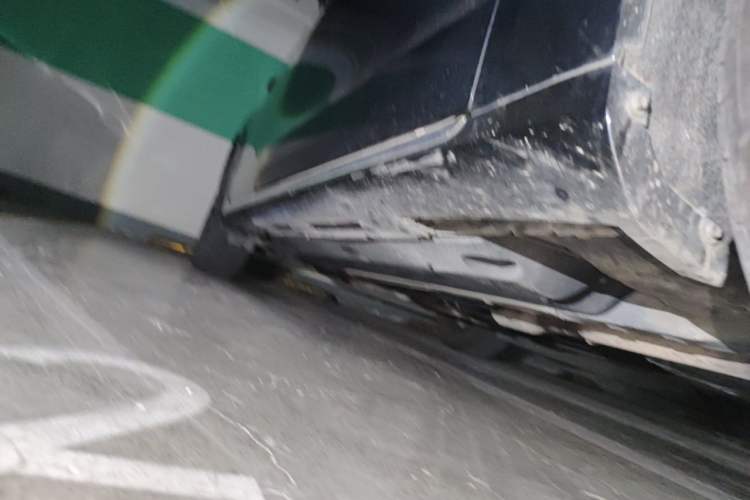 Used Hongqi H7 2019 2.0T Elite Edition Chassis Front Right