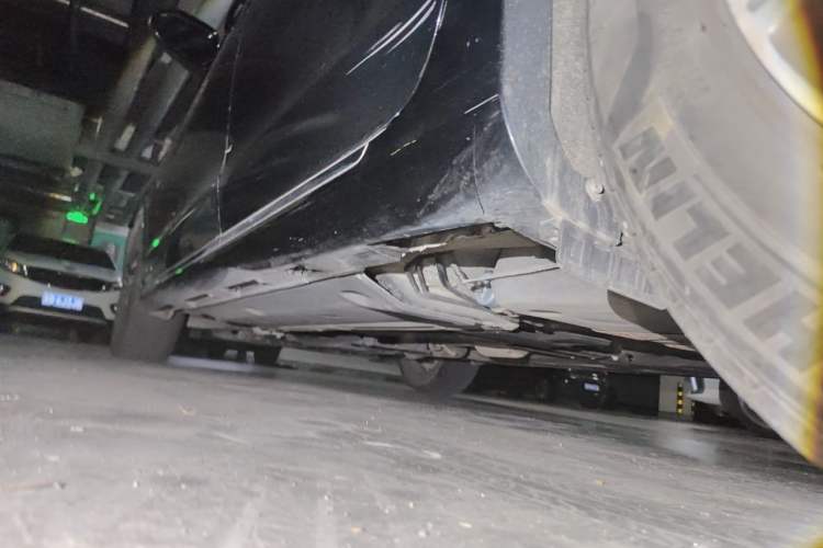 Used Hongqi H7 2019 2.0T Elite Edition Chassis Rear Left