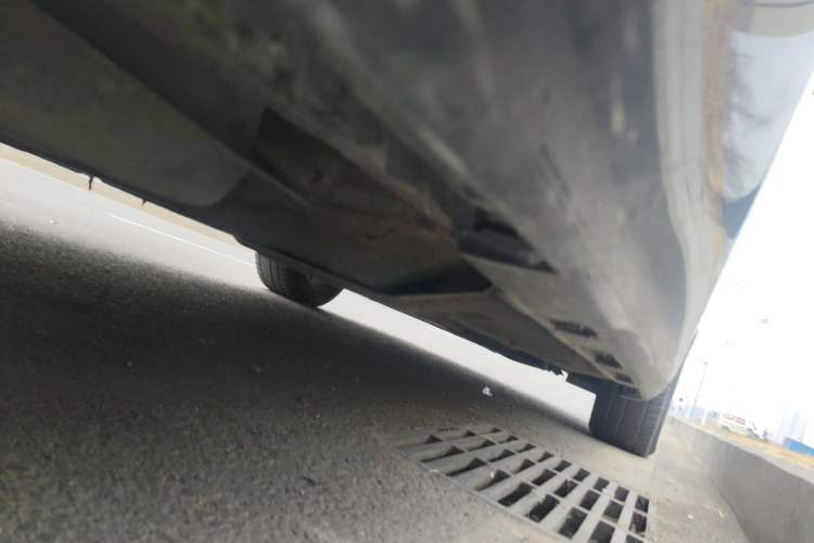 Used Hongqi H7 2019 2.0T Elite Edition Chassis Rear Right