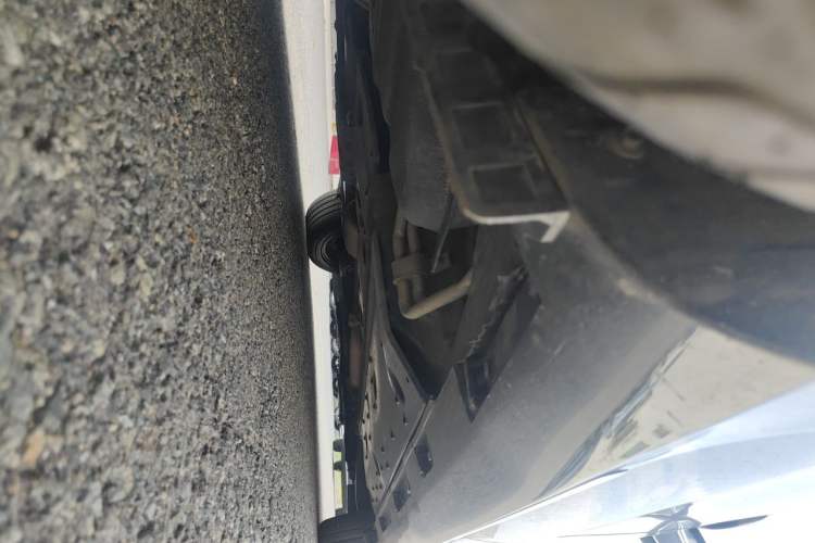 Used Hongqi H7  Chassis Rear Right