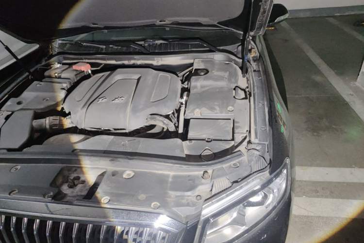 Used Hongqi H7 2019 2.0T Elite Edition Engine Bay Left