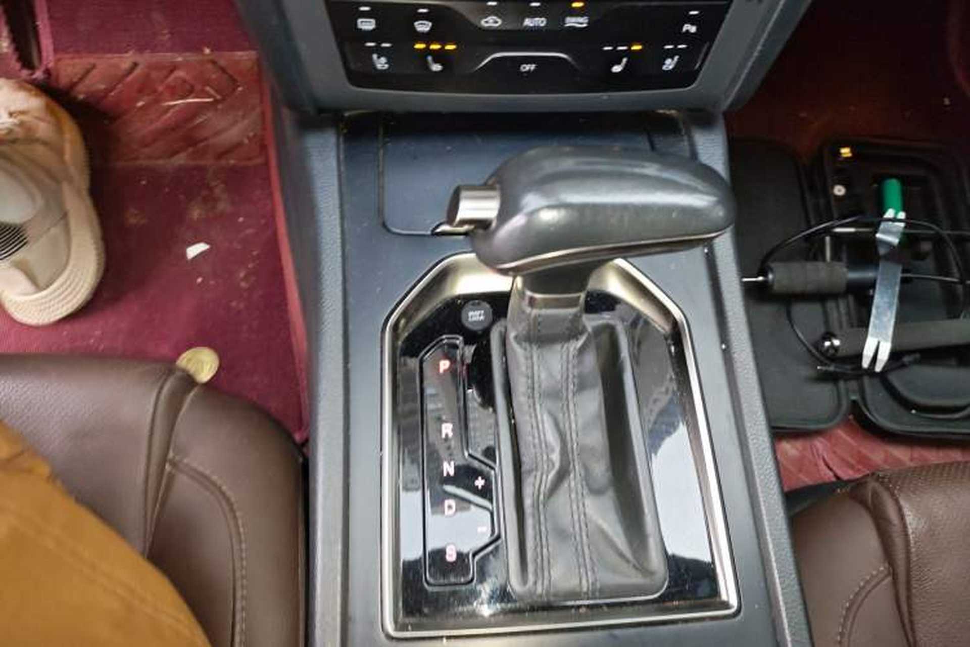 Used Hongqi H7 2019 2.0T Flagship Edition Gear Lever