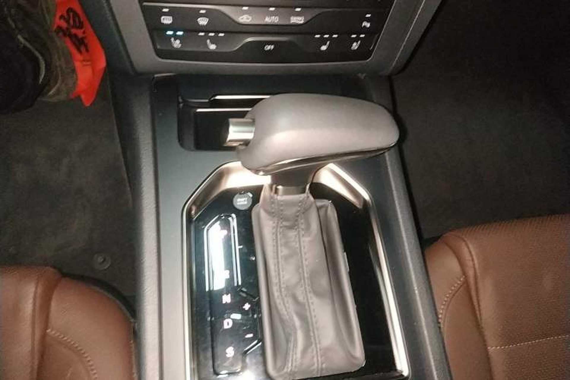 Used Hongqi H7 2019 2.0T Elite Edition Gear Lever