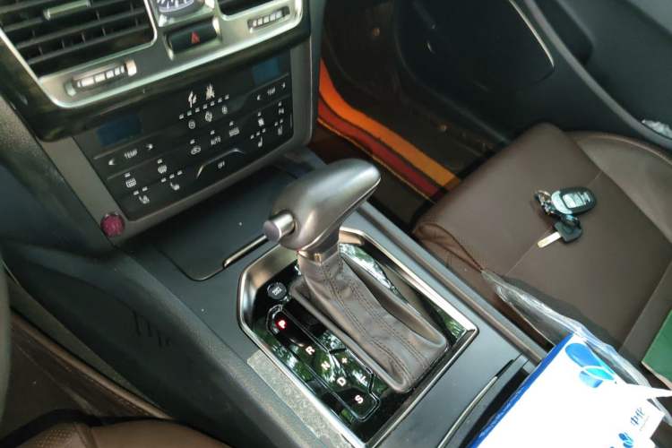 Used Hongqi H7 2019 3.0L Prestige Edition Gear Lever