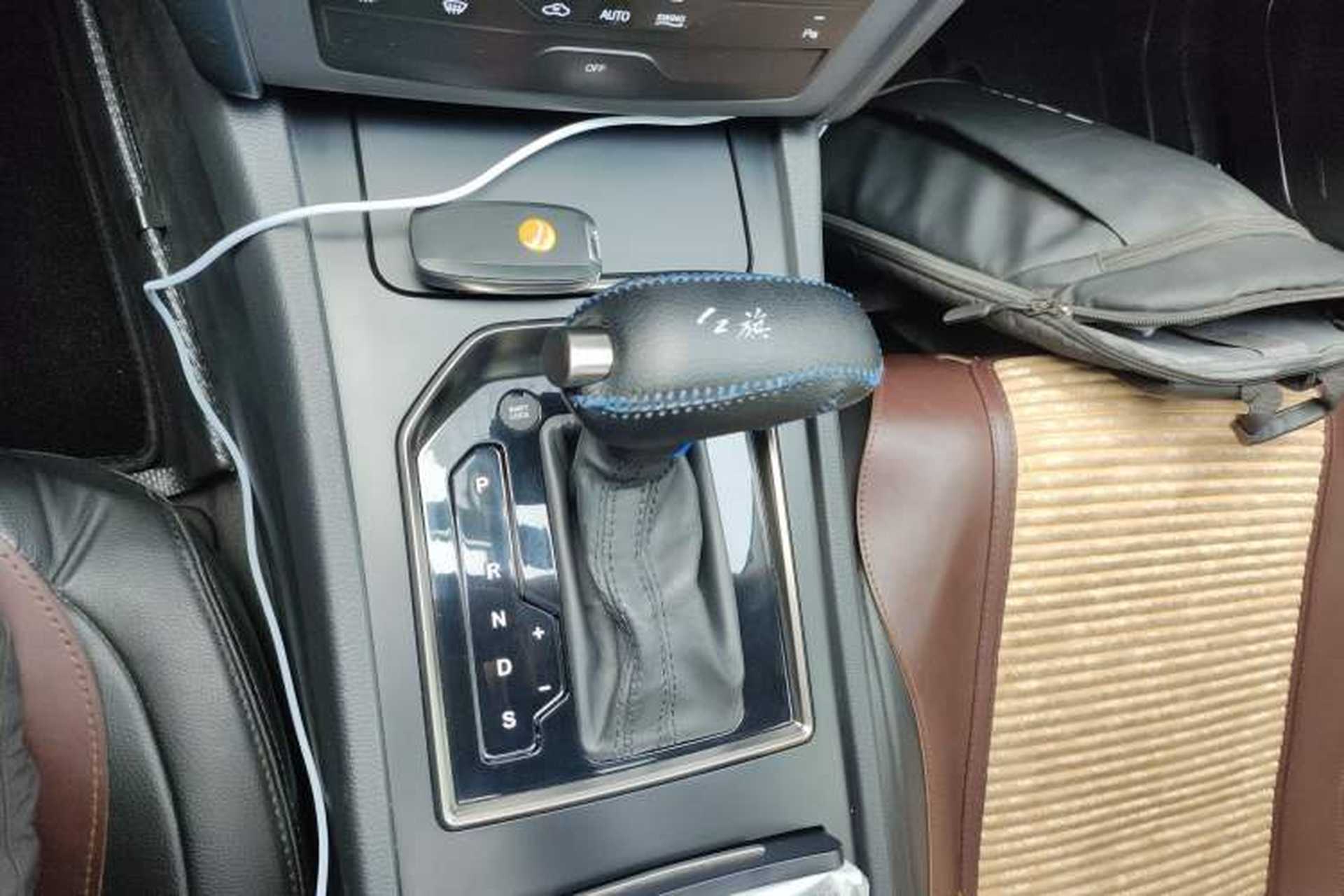 Used Hongqi H7 2019 1.8T Comfort Edition Gear Lever
