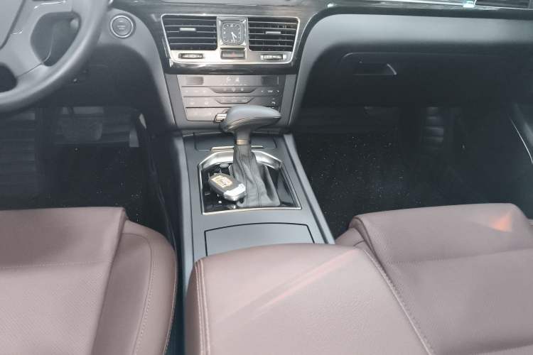Used Hongqi H7 2019 2.0T Elite Edition Gear Lever