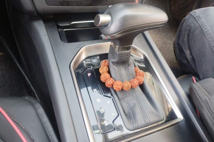 Used Hongqi H7 2019 1.8T Comfort Edition Gear Lever