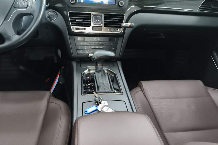 Used Hongqi H7 2019 2.0T Elite Edition Gear Lever