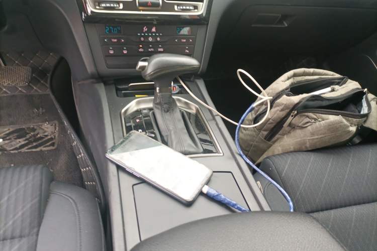 Used Hongqi H7 2019 1.8T Comfort Edition Gear Lever