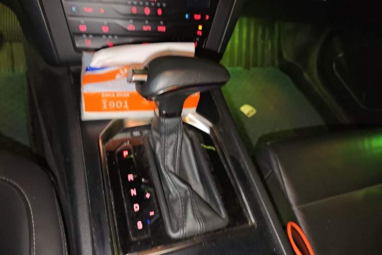 Used Hongqi H7 2019 2.0T Flagship Edition Gear Lever