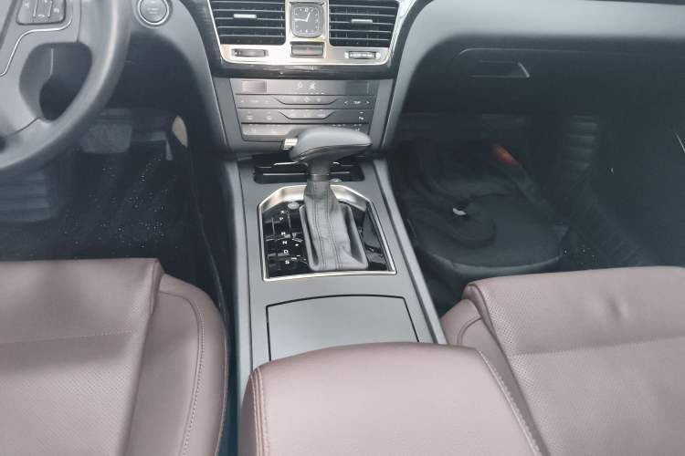 Used Hongqi H7 2019 2.0T Elite Edition Gear Lever