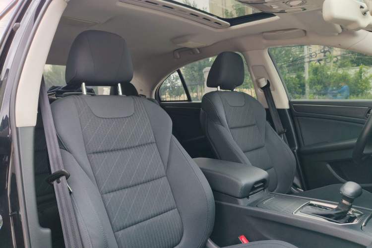Used Hongqi H7 2019 1.8T Comfort Edition Headliner