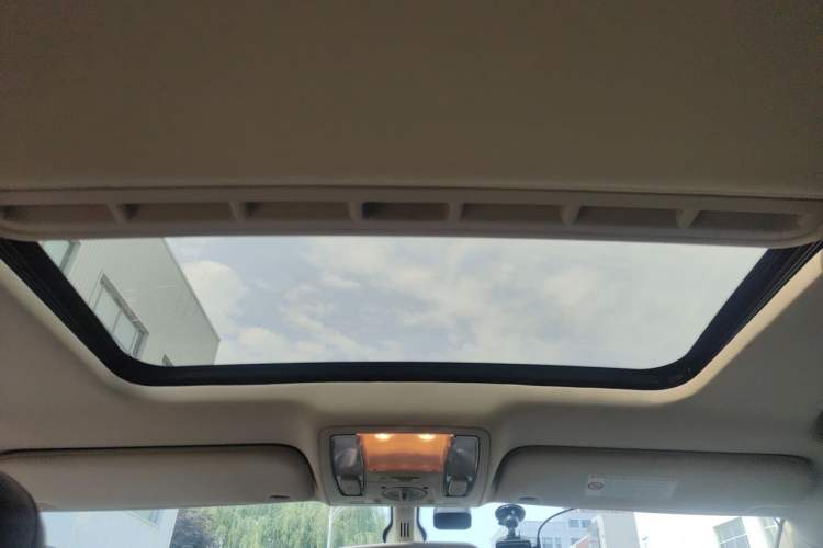 Used Hongqi H7  Headliner